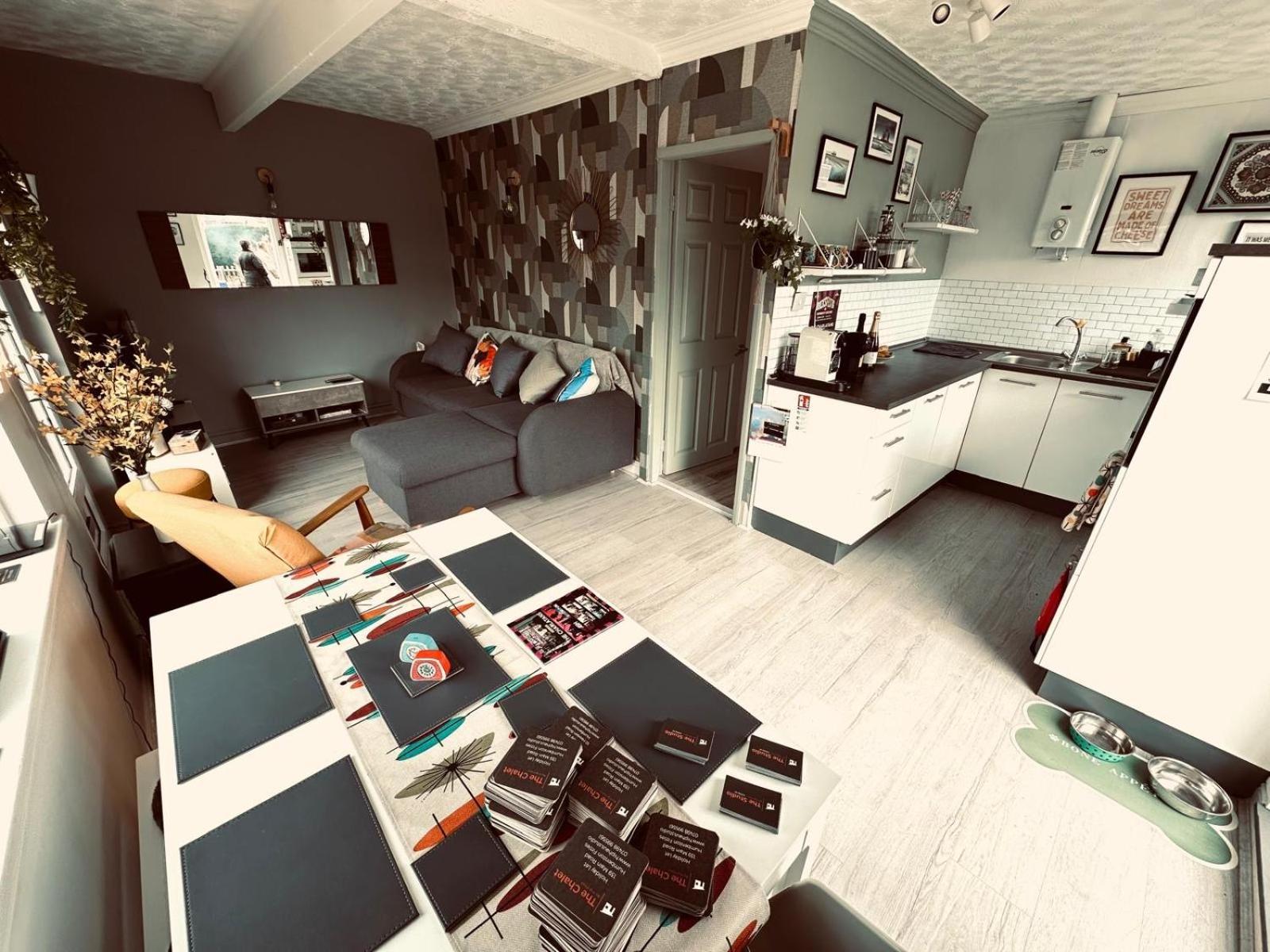 The Chalet By Hip Haus Humberston Экстерьер фото